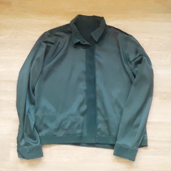 Vtg Christopher & Banks Green Velour Shirt with Holly Pinecone Patches - Large - Picture 10 of 13